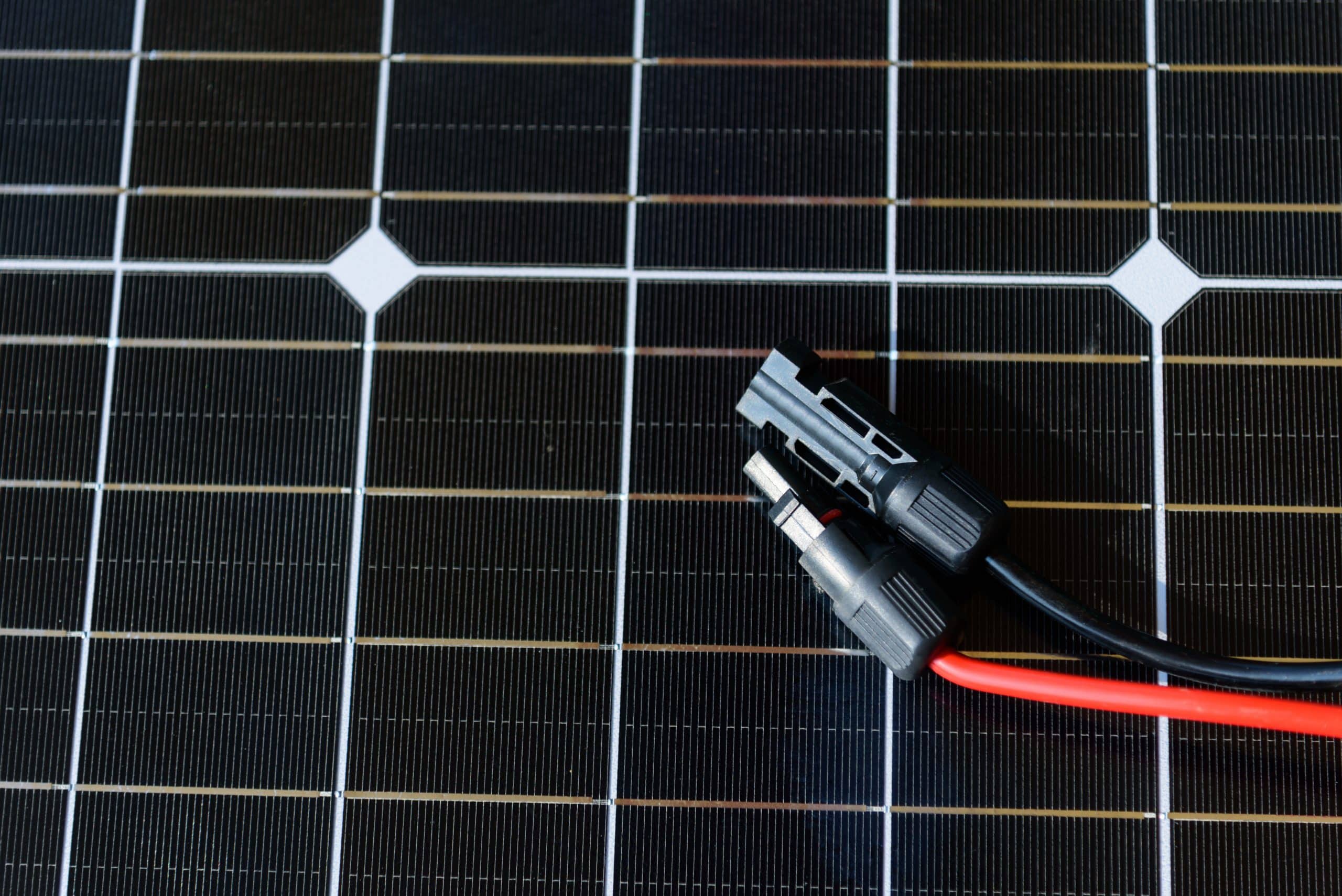 Connectique et accessoires pour panneaux solaires photovoltaïques